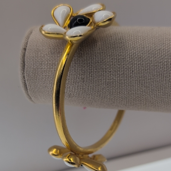 RARE Ben-Amun Gold and White Floral Bracelet with Gem Center Excellent Condition - Picture 1 of 7